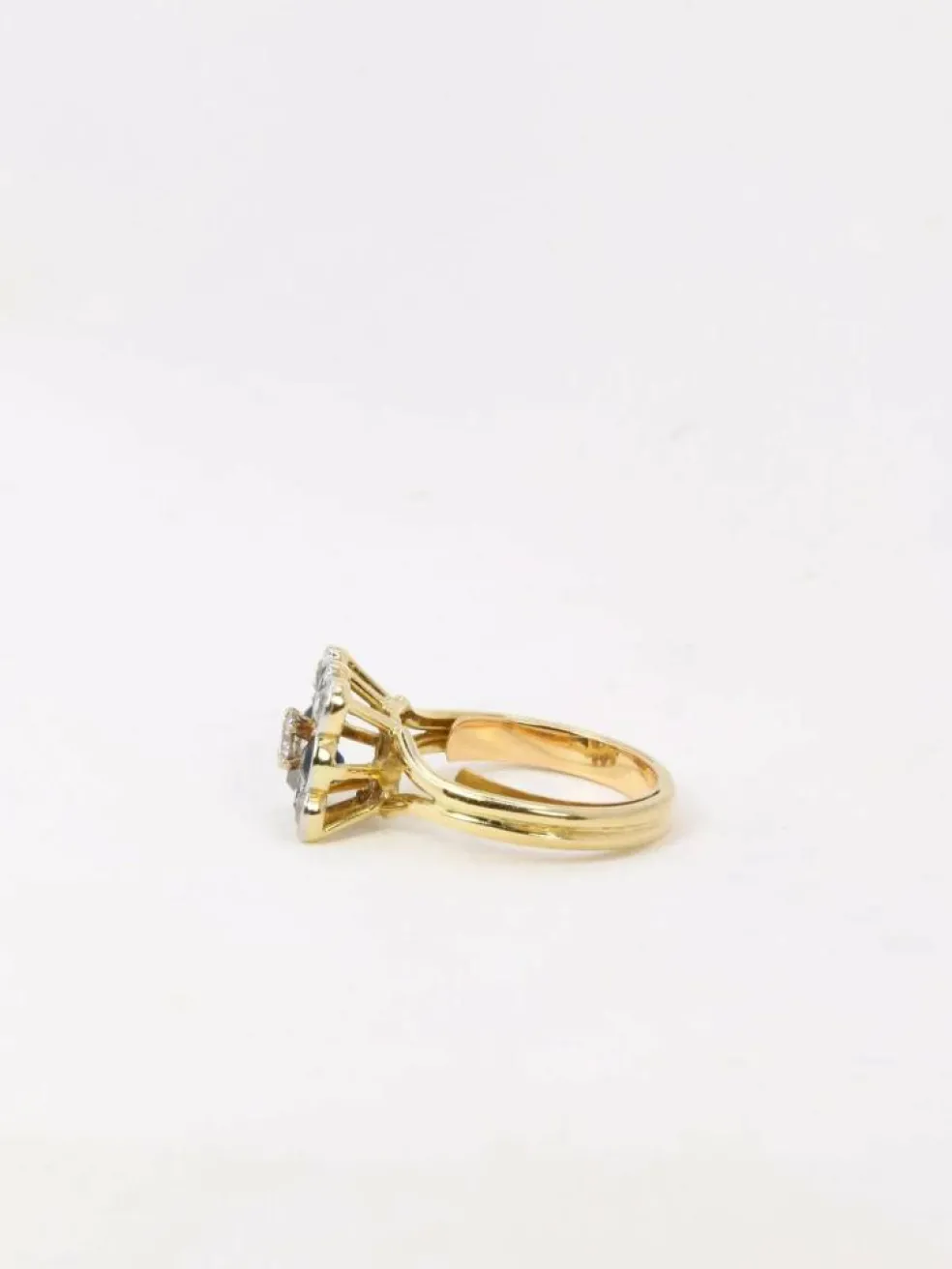 Bague carrée saphirs diamants taille ancienne