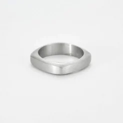 BAGUE CARREE OR BLANC BROSSE