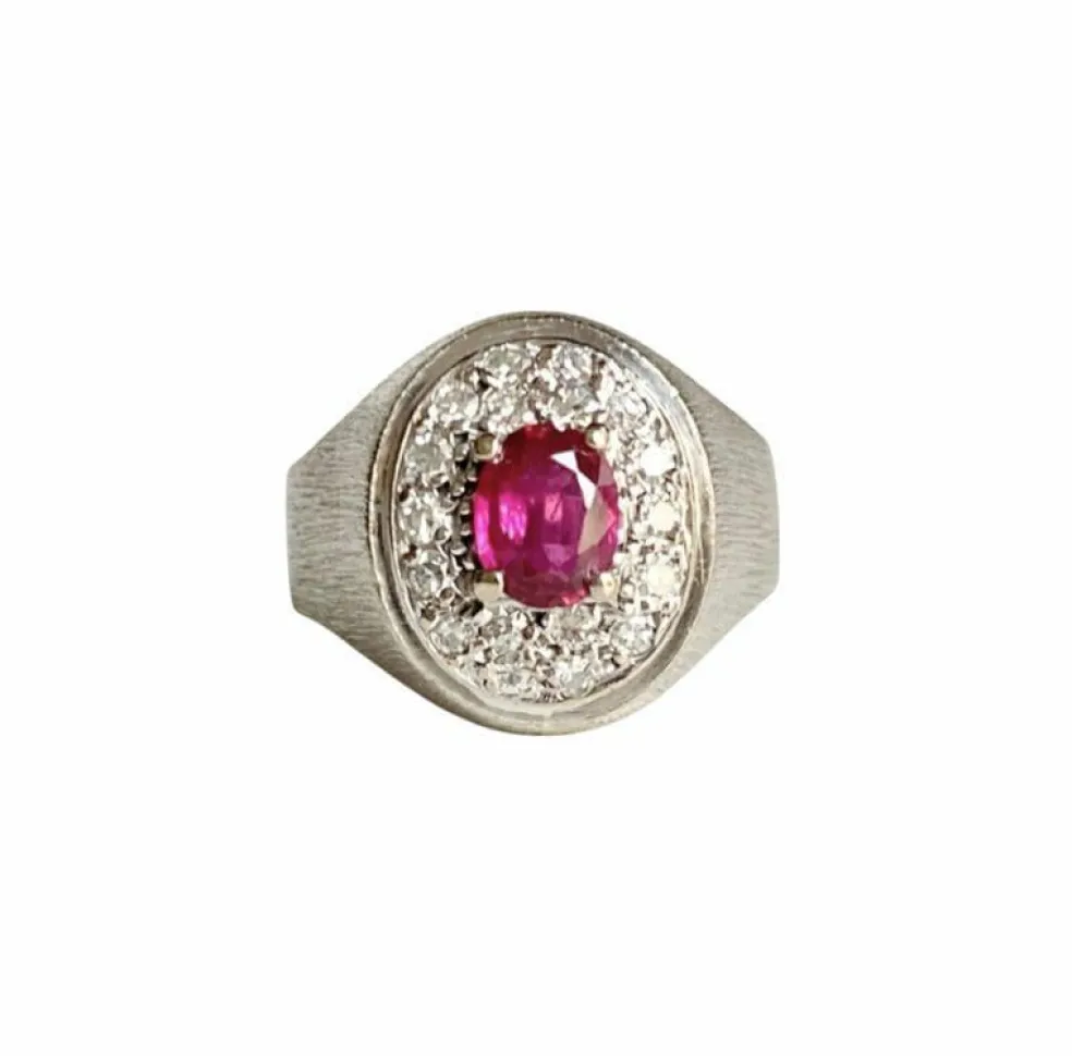 Bague chevalière en or gris 18k rubis et diamants