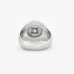 Bague chevalière en or gris et diamants