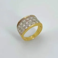 Bague Chevalière en or jaune et diamants