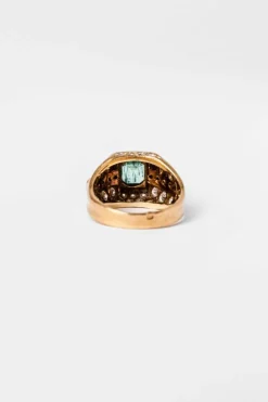 Bague Chevalière en or jaune émeraude et diamants