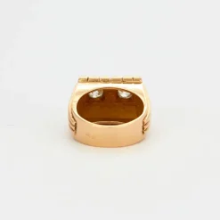 Bague chevalière godronnée diamants