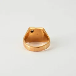 Bague Chevalière massive or jaune et diamant