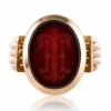 Bague chevalière or et intaille sur cornaline