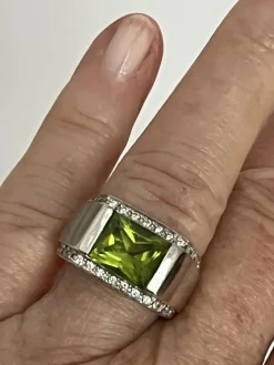 Bague Chevalière Or Gris Péridot Diamants