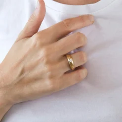 Bague chevalière or jaune diamant