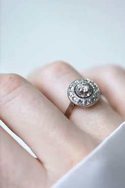 Bague cible Art Déco Or blanc Platine Diamants