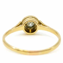 Bague cible en platine et diamants