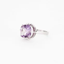 Bague cocktail améthyste en or blanc