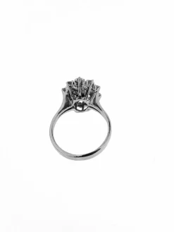 Bague cocktail art déco en or blanc certifiée HRD avec diamants