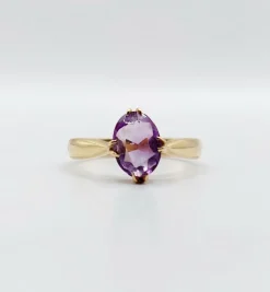 Bague cocktail art deco or jaune 18k ornée d'une améthyste 2,12 carats en sertis griffes