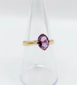 Bague cocktail art deco or jaune 18k ornée d'une améthyste 2,12 carats en sertis griffes