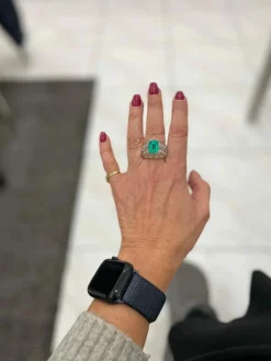 Bague cocktail en or avec diamant émeraude colombienne certifiée rétro