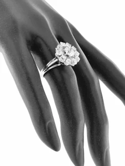 Bague cocktail en or blanc certifiée HRD avec diamants