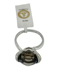 Bague cocktail en or blanc, diamants et quartz fumé 7.50ct certificat IGI