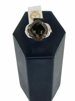 Bague cocktail en or blanc, diamants et quartz fumé 7.50ct certificat IGI