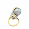 Bague cocktail en or jaune perle grise de Tahiti et agate