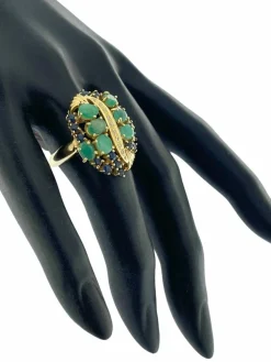 Bague cocktail en or jaune, diamants, saphirs et émeraude certificat IGI
