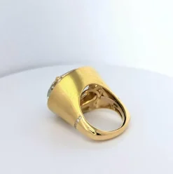 Bague cocktail en or jaune diamants et topaze