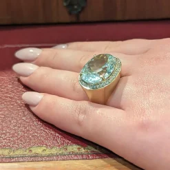 Bague cocktail en or jaune diamants et topaze