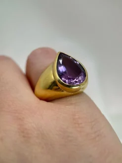 Bague Cocktail Vintage en Or Jaune 18k Sertie d'une Importante Améthyste en Poire