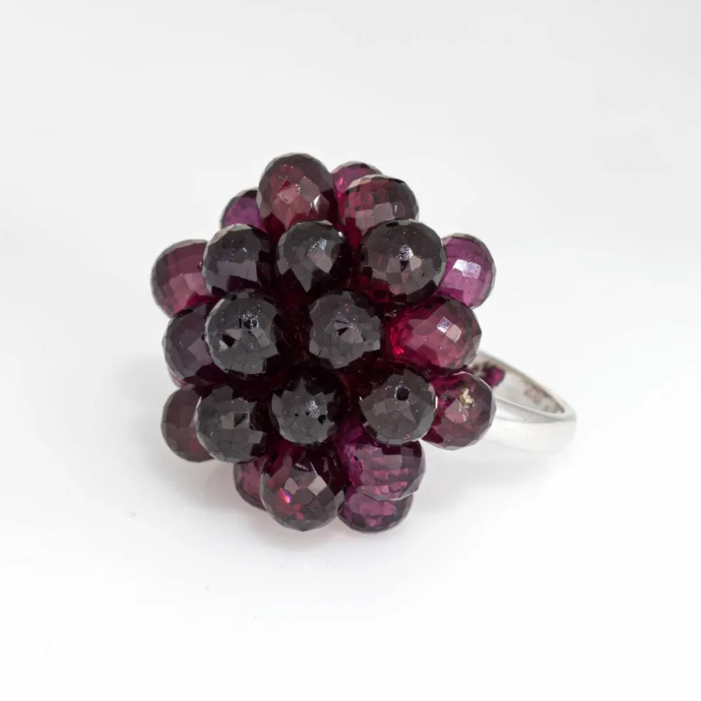Bague cocktail vintage en or blanc 18 carats avec grenat briolette