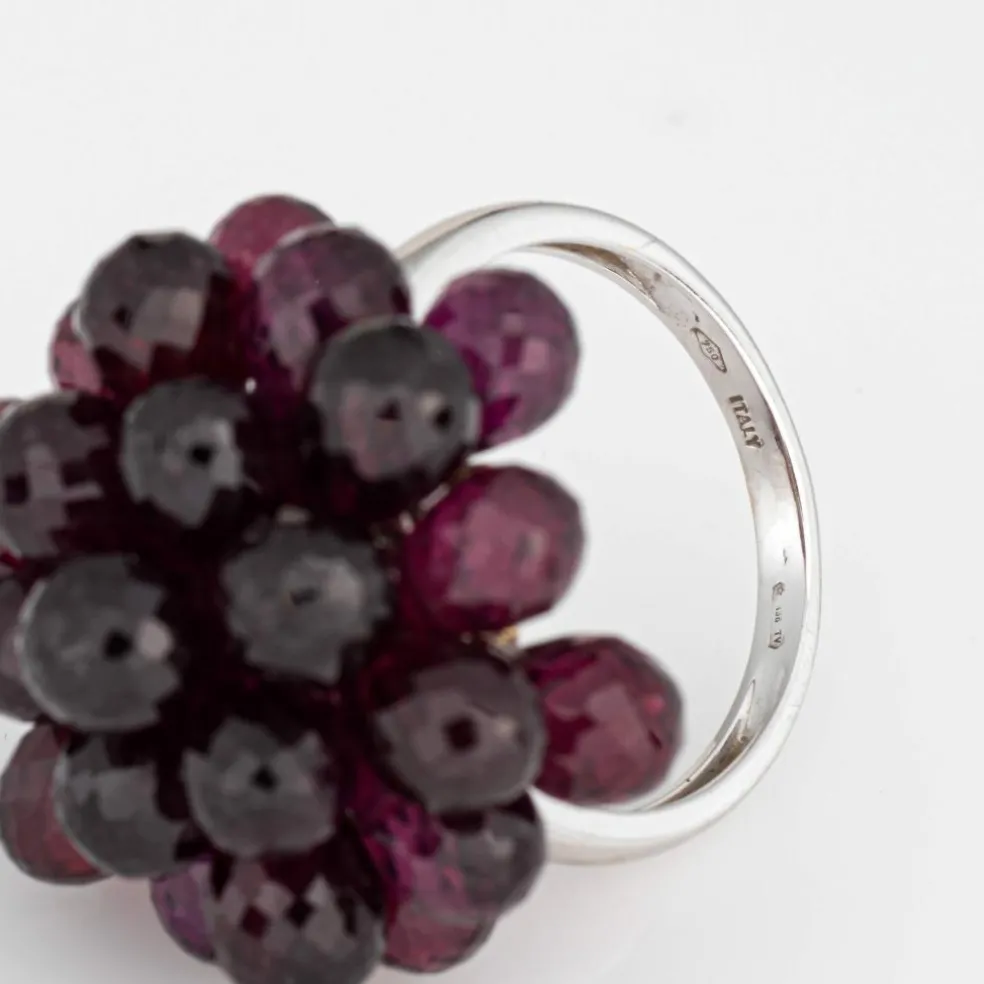 Bague cocktail vintage en or blanc 18 carats avec grenat briolette