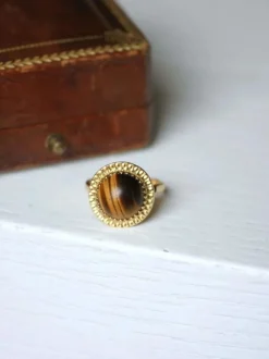 Bague cocktail vintage or jaune et quartz oeil de tigre