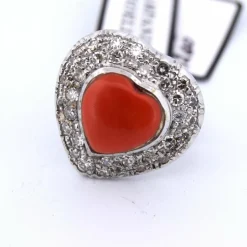 Bague coeur corail en or blanc
