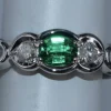 Bague Colombienne Emeraude et Diamants en or blanc