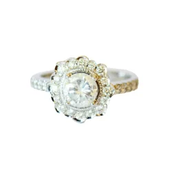 bague contemporaine en or avec diamants