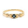 Bague contemporaine en or jaune, saphir et diamants