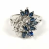 Bague contemporaine en or blanc sertie de saphirs et de diamants