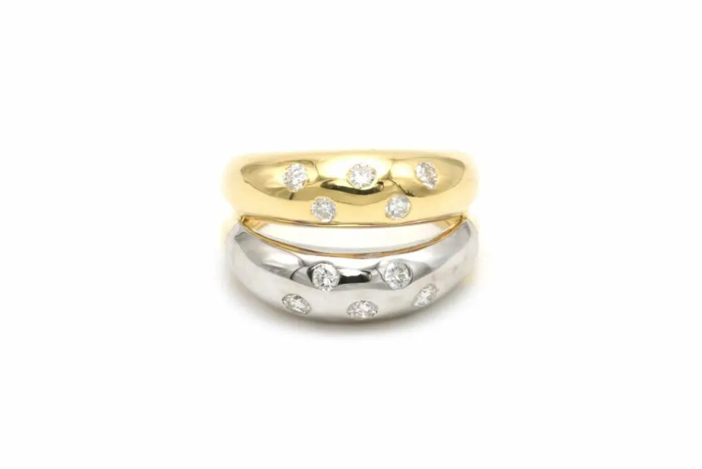 Bague contemporaine en or jaune et blanc 18 carats sertie de diamants