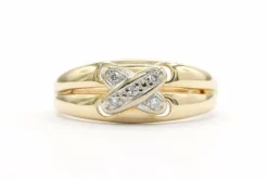 Bague contemporaine en or jaune et blanc sertie de diamants