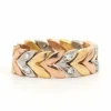 Bague contemporaine en or jaune, blanc et rose 18 carats sertie de diamants