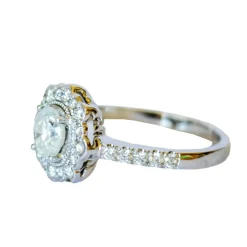bague contemporaine en or avec diamants