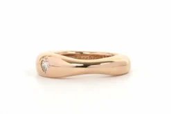 Bague contemporaine en or jaune 18 carats sertie d'un diamant