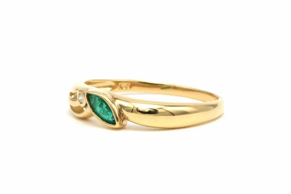 Bague contemporaine en or jaune 18 carats sertie d'une émeraude et d'un diamant
