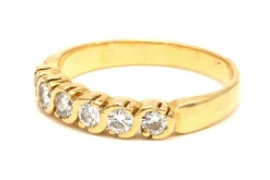 Bague contemporaine en or jaune 18 carats sertie de diamants (0.36 carat)