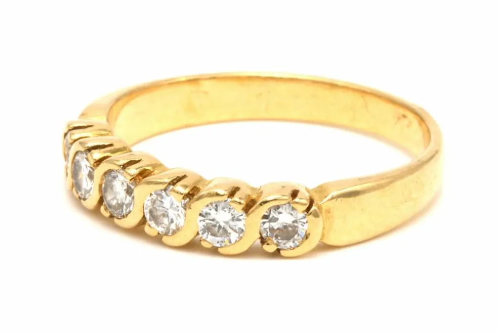 Bague contemporaine en or jaune 18 carats sertie de diamants (0.36 carat)