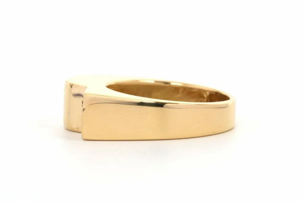 Bague contemporaine en or jaune 18 carats sertie de diamants