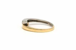 Bague contemporaine en or jaune et blanc 18 carats sertie de diamants
