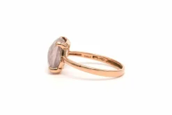 Bague contemporaine en or rose 18 carats sertie d'un quartz