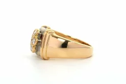 Bague contemporaine en or jaune et blanc 18 carats sertie de diamants