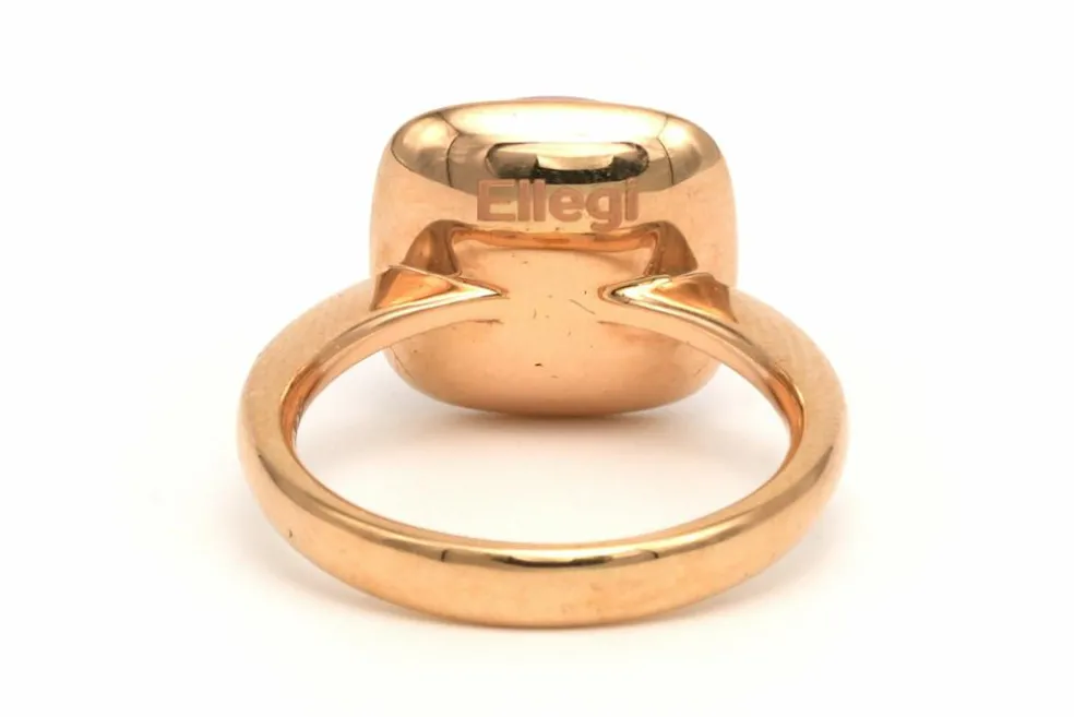 Bague contemporaine en or rose 18 carats sertie de diamants et d'un quartz rose