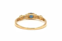Bague contemporaine en or jaune, saphir et diamants