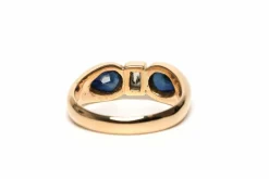 Bague contemporaine en or jaune 18 carats sertie de saphirs et d'un diamant