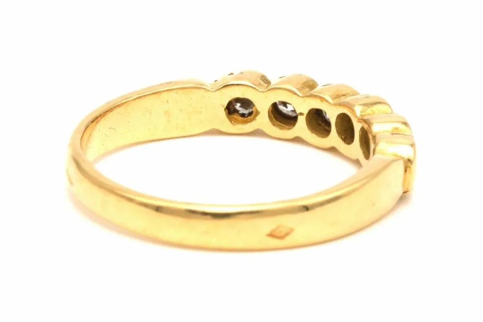 Bague contemporaine en or jaune 18 carats sertie de diamants (0.36 carat)